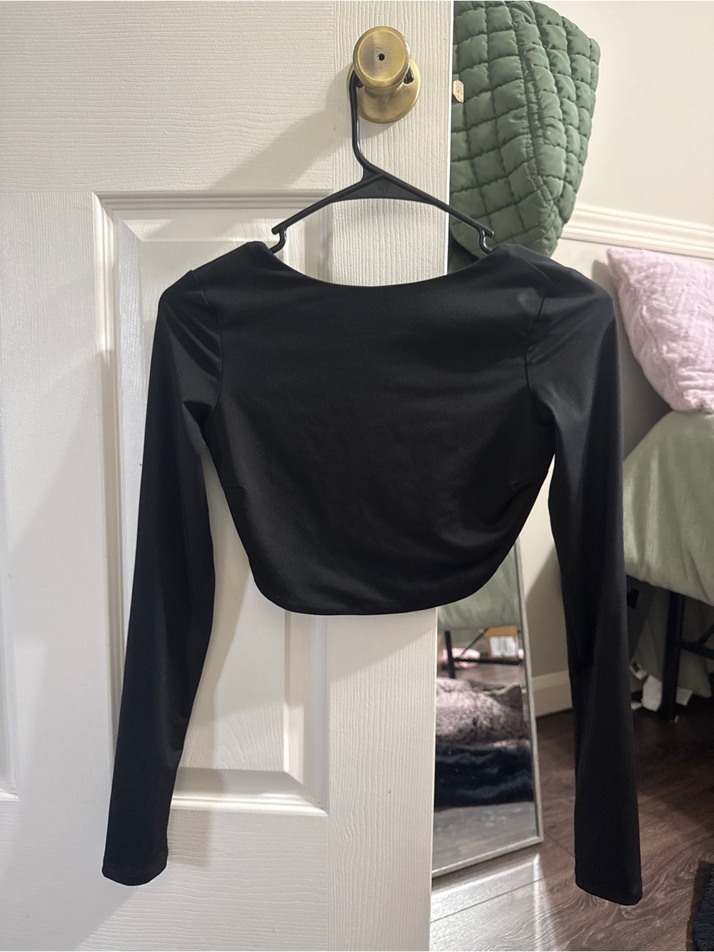 Adika Black Long-Sleeve Cropped Tee